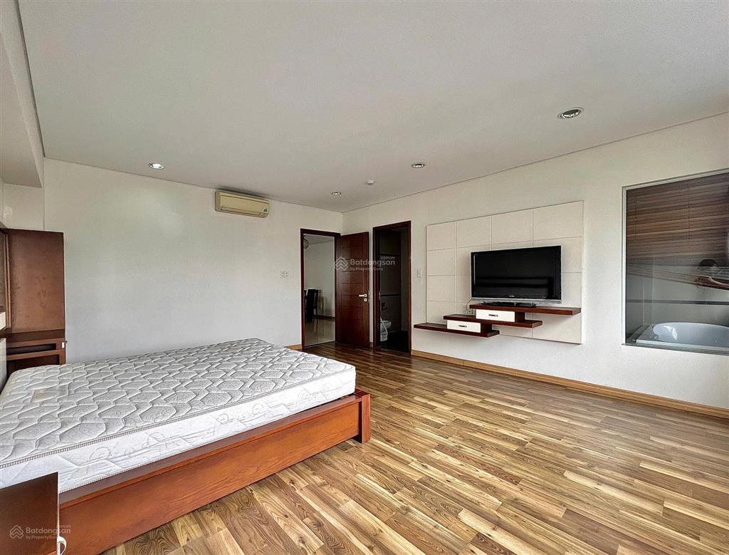Cho thuê căn hộ 3pn2wc 175m2 ngay hồ biểu chánh, phú nhuận, bao phí quản lý