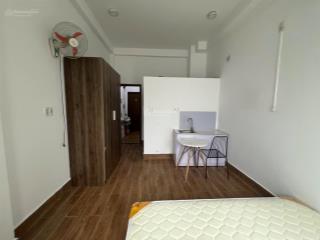 Phòng ban công full nội thất 25m2 trong khu phan xích long, giá 5tr4