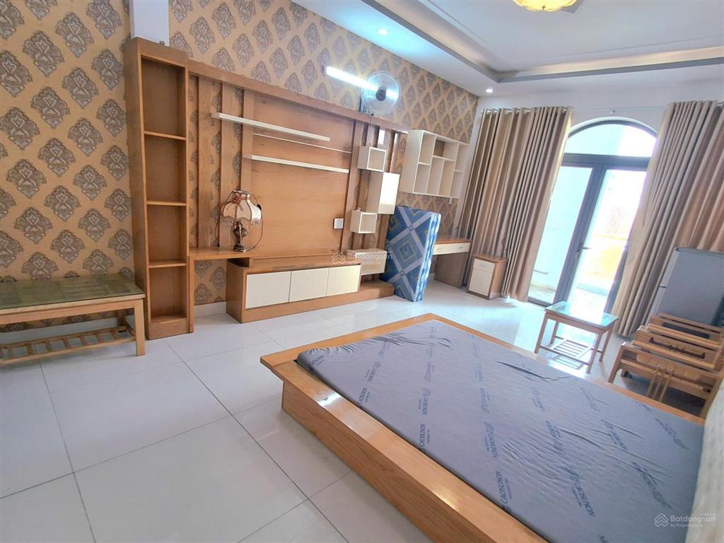 Căn hộ 44m2 có bồn tắm  ban công rộng  phan huy ích  sát emart