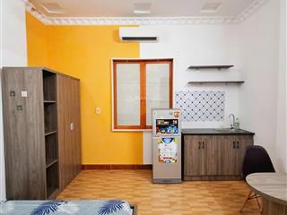 Phòng 24m2 cửa sổ trời full nội thất đường nội bộ gần nguyễn văn khối