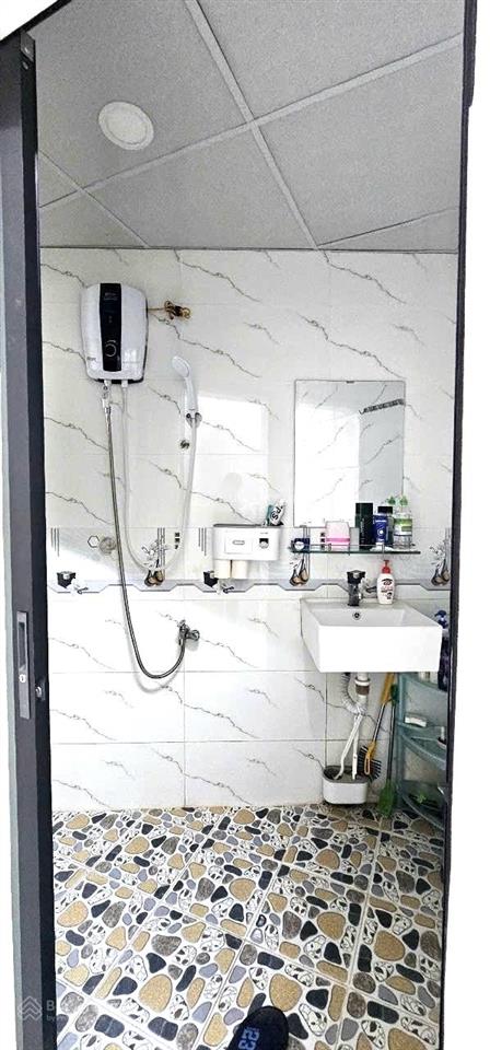 Nhà 3 tỷ shr  nhà mới ở ngay  khu an ninh, dân trí