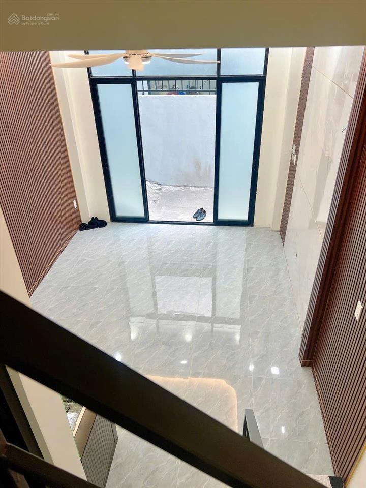 2.55 tỷ có nhà 2 tầng gần ngã tư bình phước sổ riêng