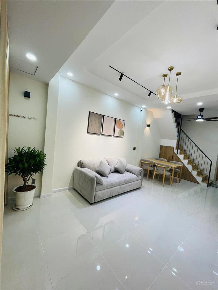 Hiếm phân khúc 4.x tỷ nhà mới 2 tầng linh đông dọn vào ở ngay
