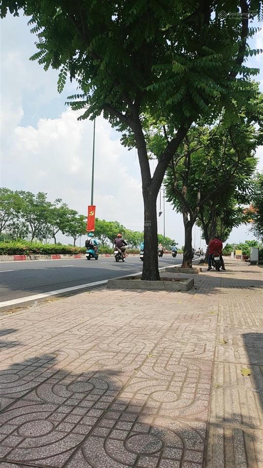 Nhỉnh 8t mt phạm văn đồng ngang 5m kinh doanh đỉnh gần gigamall