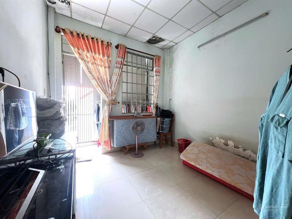 Nhỉnh 8t mt phạm văn đồng ngang 5m kinh doanh đỉnh gần gigamall