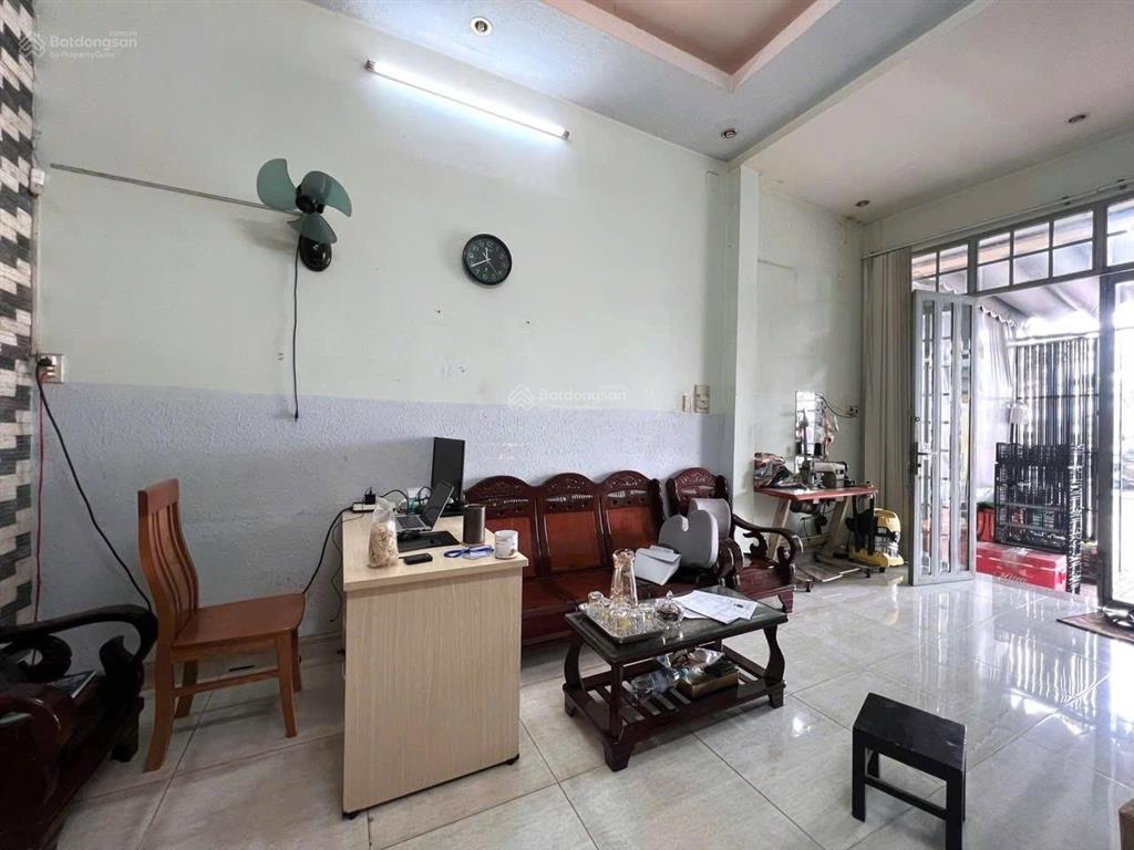 Nhỉnh 8t mt phạm văn đồng ngang 5m kinh doanh đỉnh gần gigamall