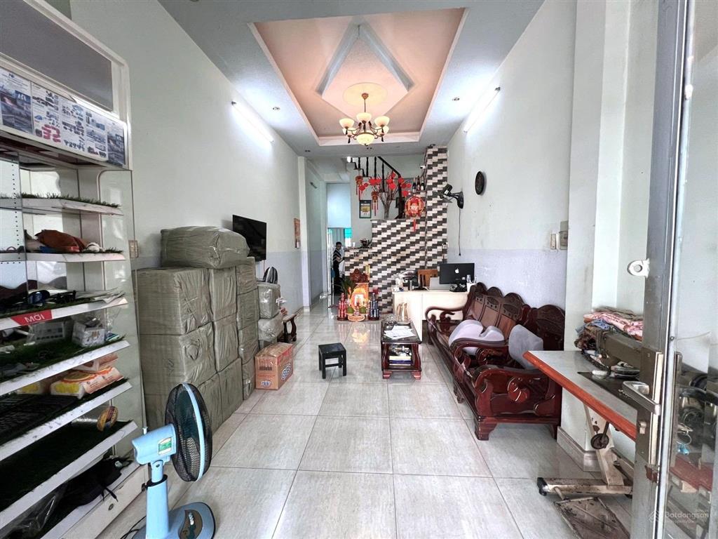 Nhỉnh 8t mt phạm văn đồng ngang 5m kinh doanh đỉnh gần gigamall