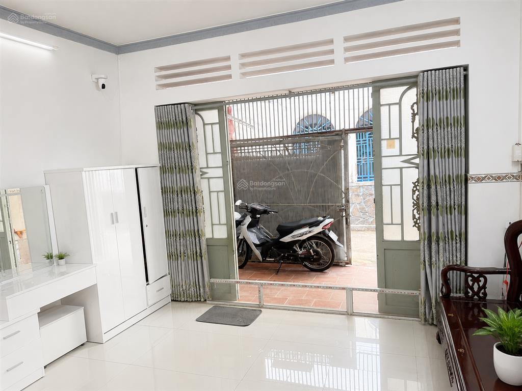 Đối diện gigamall nhà 2 tầng đẹp có sẵn dòng tiền 8.5 triệu/tháng
