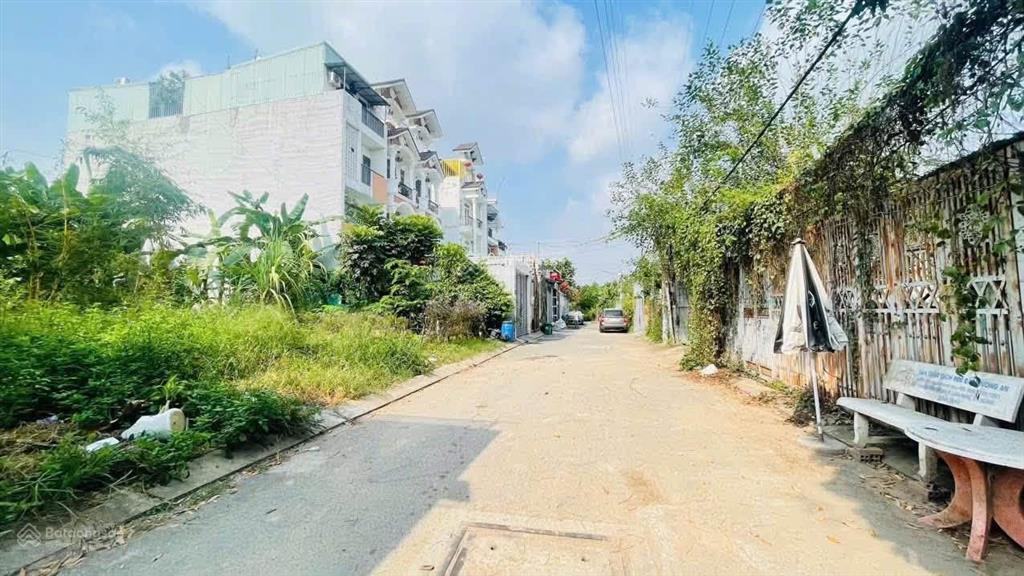 Đất hồng long sát vạn phúc city 60m chỉ 4,7 tỷ  hxh