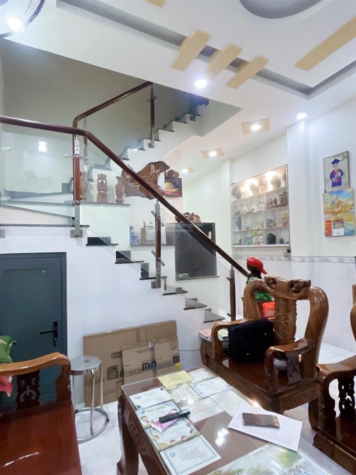 Hiếm hàng ql13 cũ nhà 64m 3pn có pn tầng trệt chỉ 5.x tỷ