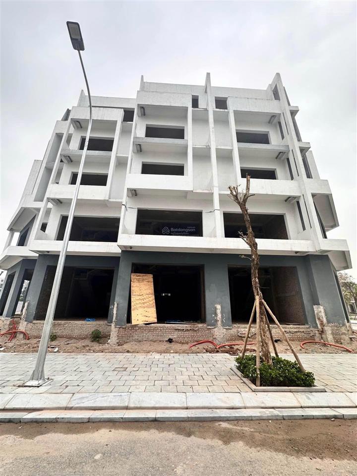 Quỹ căn liền kề shophouse vip độc quyền mặt đường nguyễn mậu tài, view hồ 29 ha, lõi gia lâm
