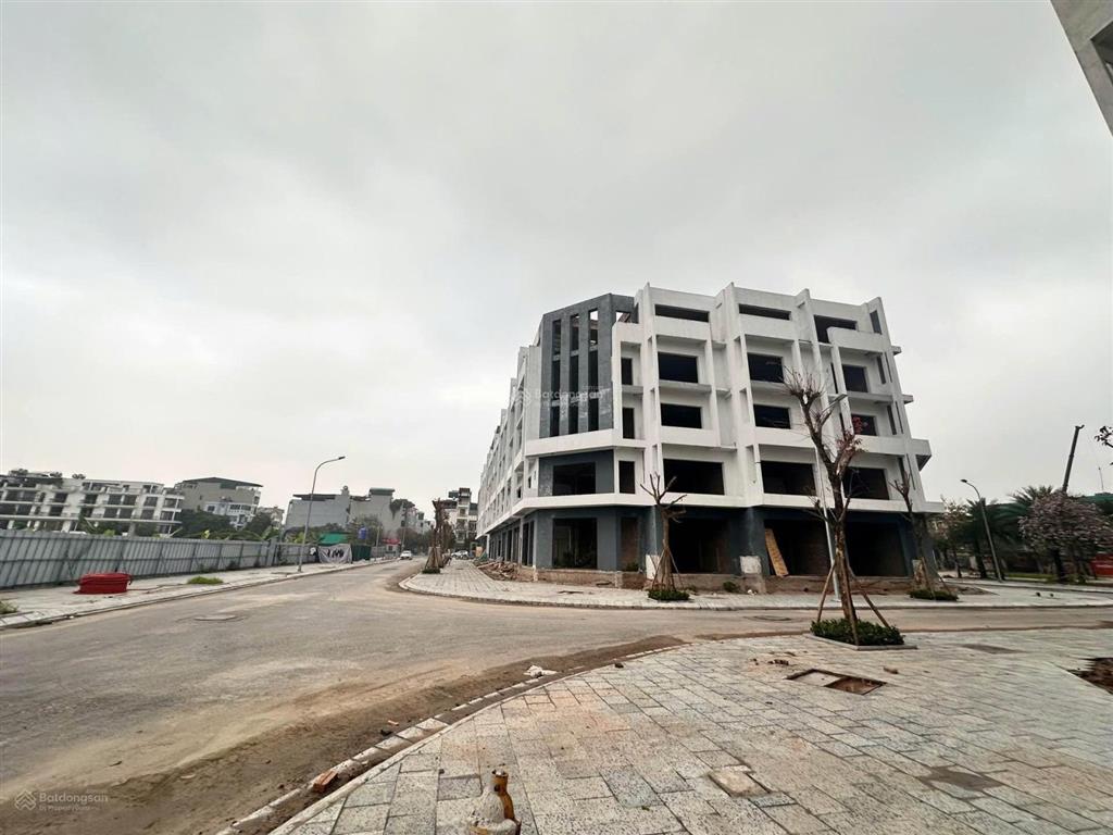 Quỹ căn liền kề shophouse vip độc quyền mặt đường nguyễn mậu tài, view hồ 29 ha, lõi gia lâm