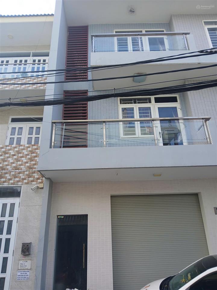 Chỉ 13,5 tỷ bán nguyên căn nhà mặt tiền đường số 12 cách ubnd quận 2 củ khoảng 2km