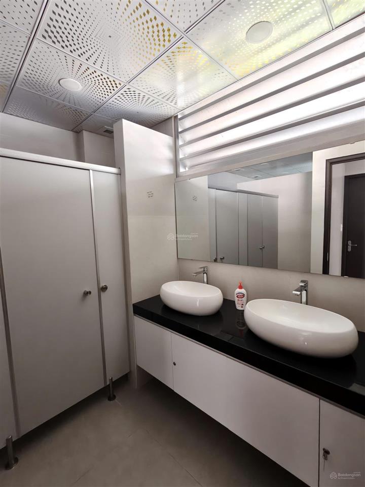 Chỉ 580tr cho thuê tòa nhà làm vp thiết kế 68 phòng làm việc  diện tích sàn 2050m2  1 hầm 7 tầng