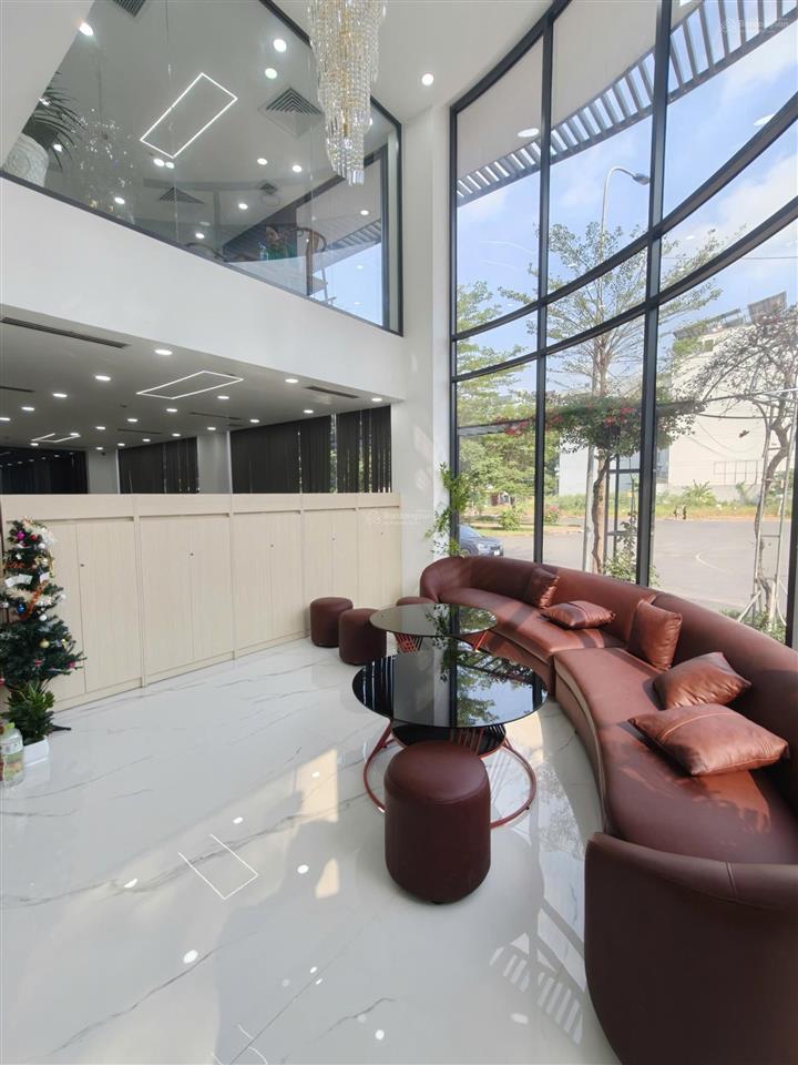 Chỉ 580tr cho thuê tòa nhà làm vp thiết kế 68 phòng làm việc  diện tích sàn 2050m2  1 hầm 7 tầng