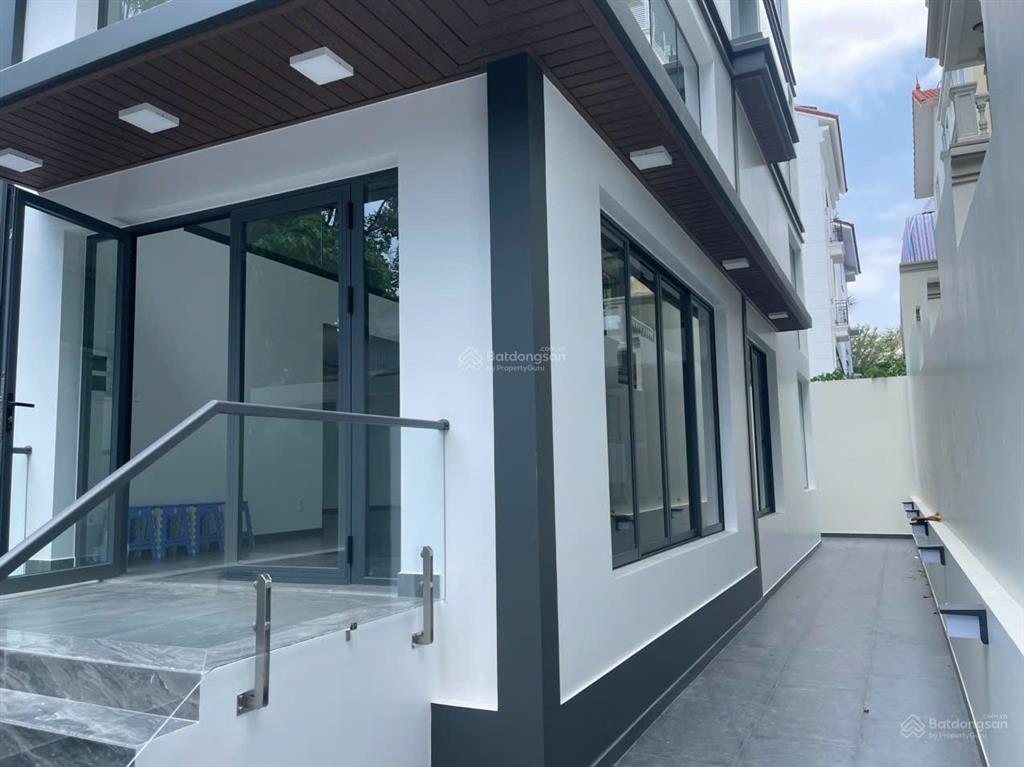 Chỉ 120tr/tháng cho thuê nguyên căn gần ubnd quận 2 củ  diện tích đất 10x20m xd 5 tầng