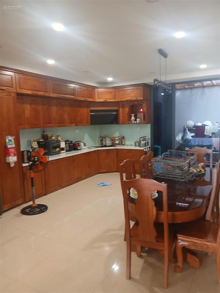 Chỉ 65tr/ tháng cho thuê nguyên căn 7 phòng ngủ ngay ubnd quận 2 củ trung tâm hành chính mới