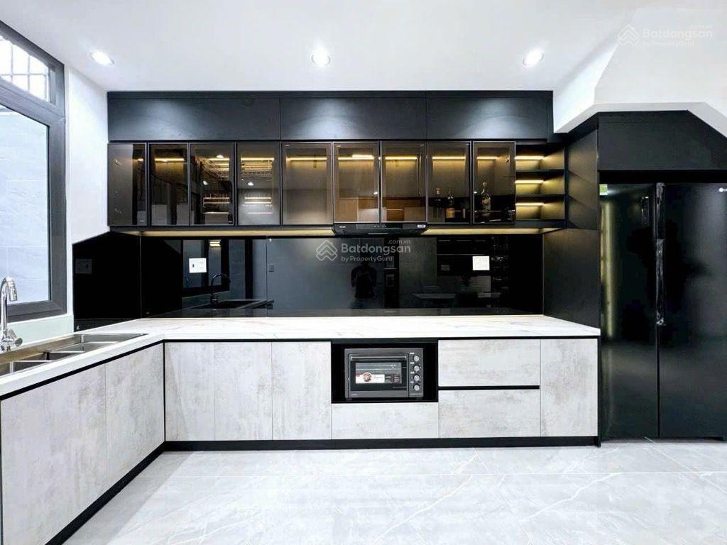 Bán nhà 3l, 4.2x14, 8ty, ngay vincom q.7, đẹp full nội thất