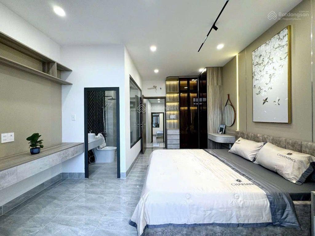 Bán nhà 3l, 4.2x14, 8ty, ngay vincom q.7, đẹp full nội thất