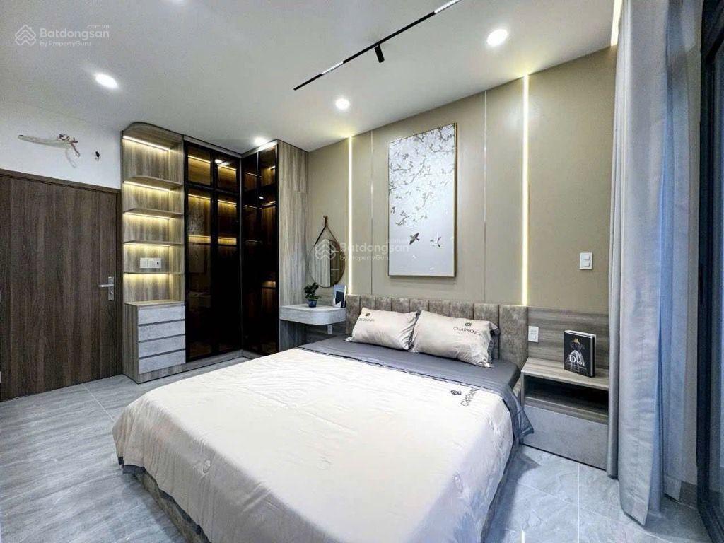 Bán nhà 3l, 4.2x14, 8ty, ngay vincom q.7, đẹp full nội thất