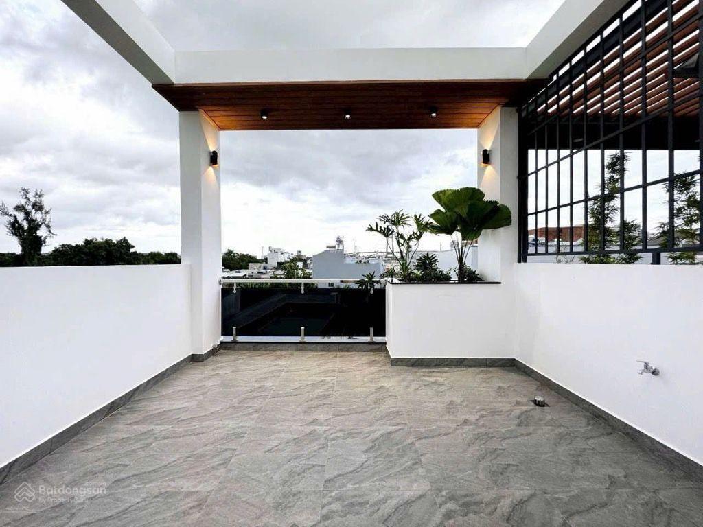 Bán nhà 3l, 4.2x14, 8ty, ngay vincom q.7, đẹp full nội thất