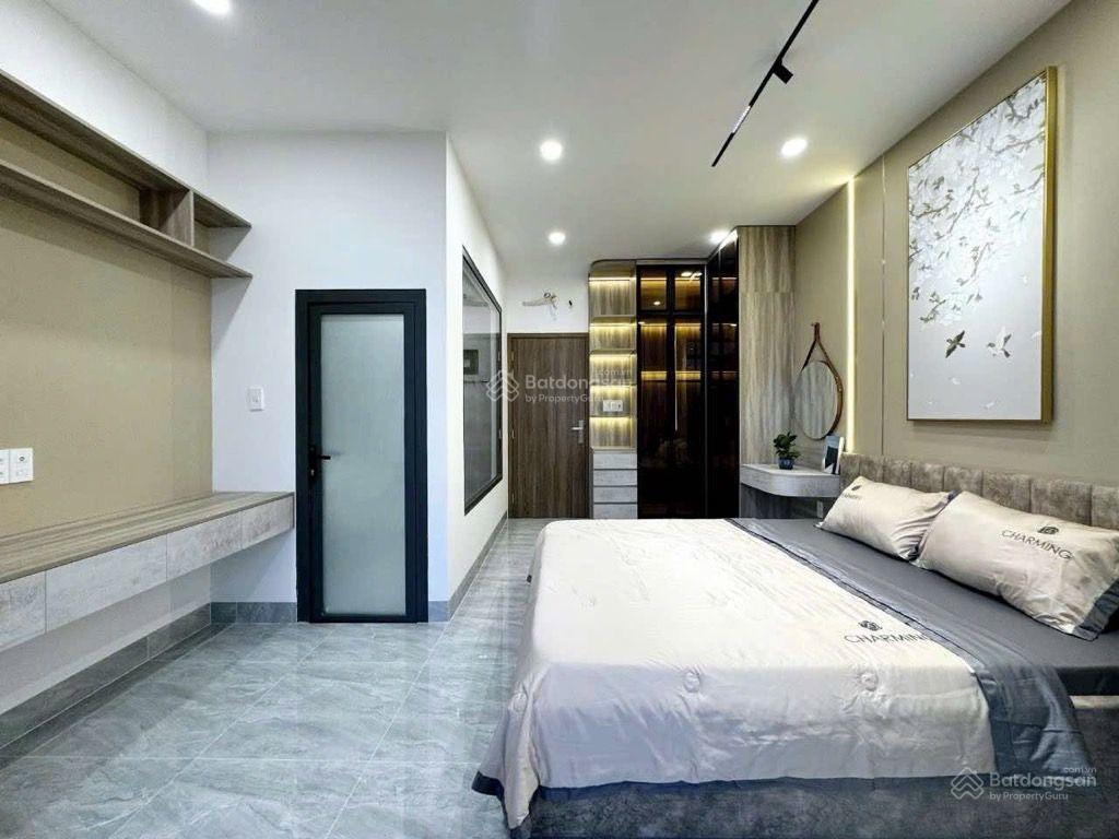 Bán nhà 3l, 4.2x14, 8ty, ngay vincom q.7, đẹp full nội thất