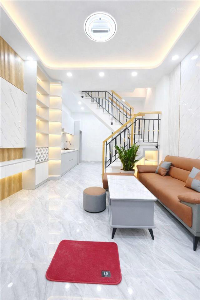 Bán nhà 4x8, 4tỷ2 ,lâm văn bền quận 7