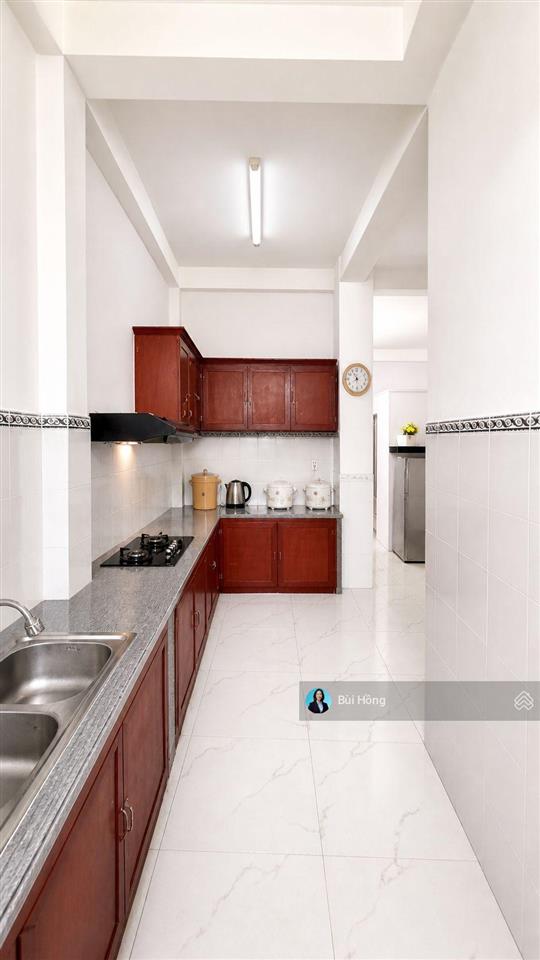 Nhà hẻm ô tô, 70m2, 3tầng, 7pn, giá 7.8 tỷ, huỳnh tấn phát, q7. có phòng ngủ dưới trệt