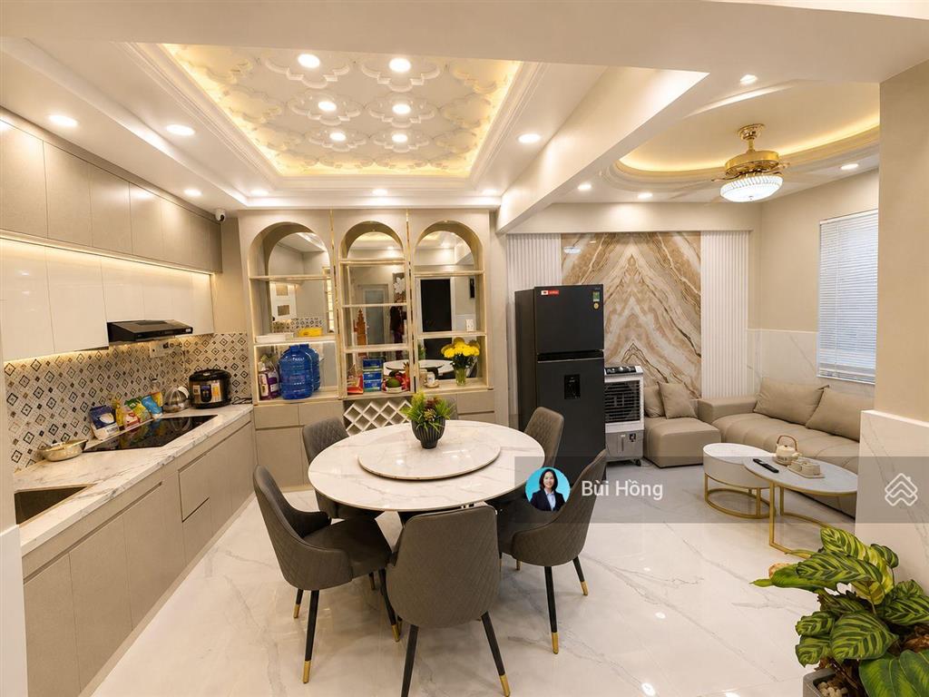 Bán nhà 100m ra đường huỳnh tấn phát, q.7, 9x6, 4pn, giá 6.8 tỷ