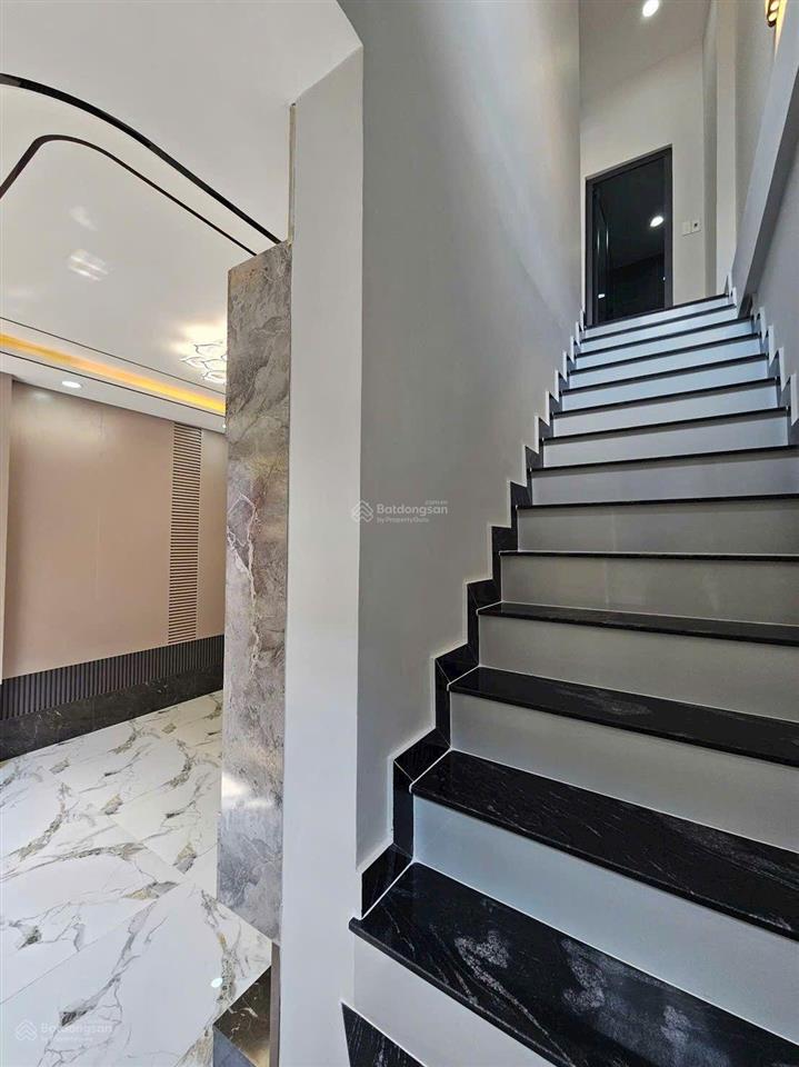 Bán nhà 3 tầng, 5x10, giá 4.98 tỷ, huỳnh tấn phát, quận 7