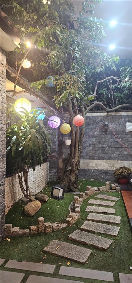 Chính chủ thay đổi chỗ làm việc, nên bán lại biệt thự mặt tiền 4 tầng 137m2  view công viên