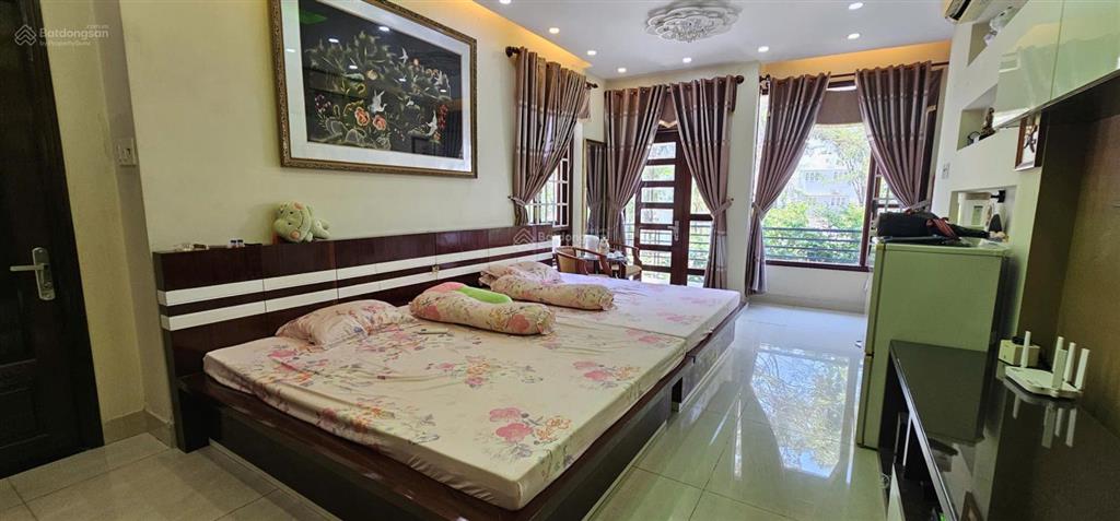 Chính chủ thay đổi chỗ làm việc, nên bán lại biệt thự mặt tiền 4 tầng 137m2  view công viên