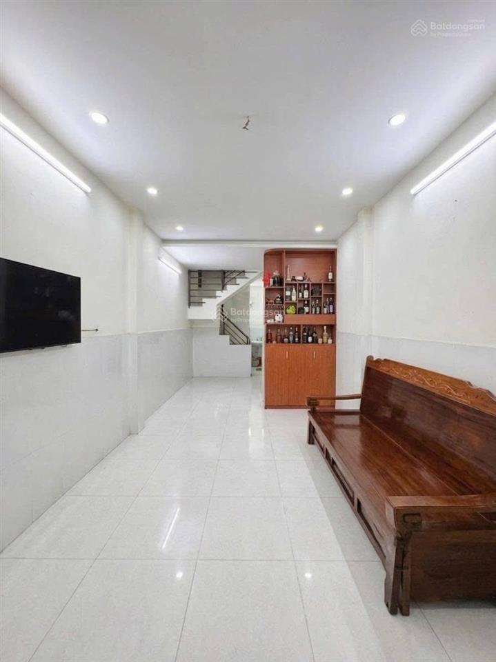 Chỉ 3.95 tỷ có ngay nhà 2 tầng đẹp đường số 12 bình tân, giáp lê văn quới, hoàn công đủ