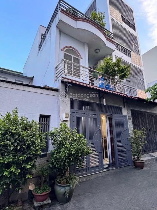 Bán nhà 3 tầng, 52m2, ô tô tận cửa  sát chợ gò xoài  chỉ hơn 5 tỷ