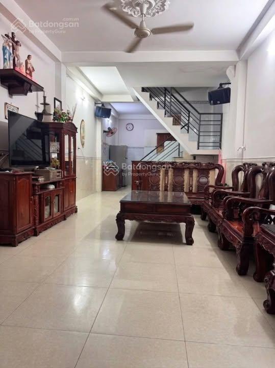 Bán nhà 3 tầng, 52m2, ô tô tận cửa  sát chợ gò xoài  chỉ hơn 5 tỷ