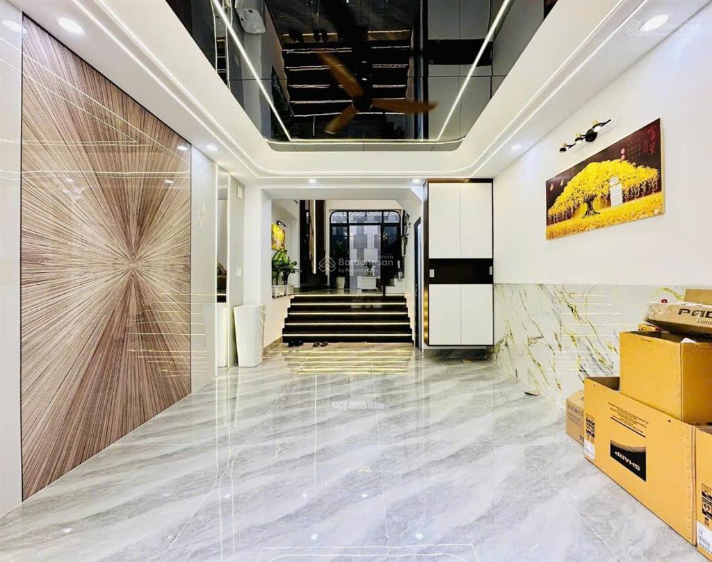 Nhà 5 tầng, xây mới 100%  full nội thất  ô tô ngủ trong nhà
