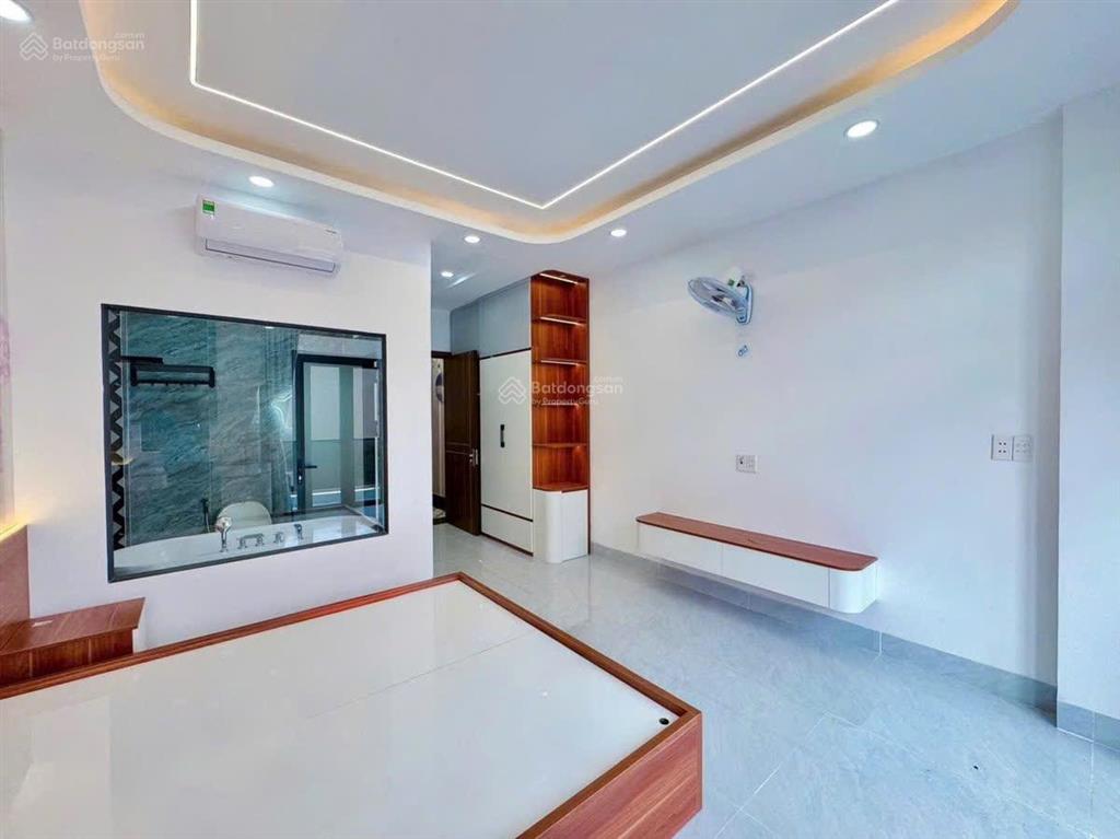 Chỉ 8 tỷ có ngay nhà phố 5 tầng  đường 20m có vỉa hè  6 phòng ngủ  full nội thất cao cấp