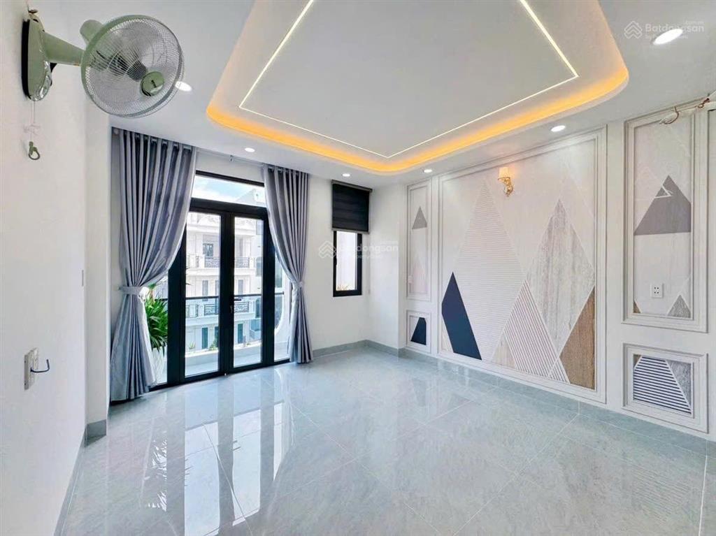 Chỉ 8 tỷ có ngay nhà phố 5 tầng  đường 20m có vỉa hè  6 phòng ngủ  full nội thất cao cấp