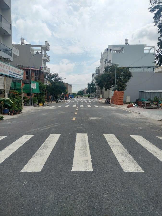 Chỉ 8 tỷ có ngay nhà phố 5 tầng  đường 20m có vỉa hè  6 phòng ngủ  full nội thất cao cấp