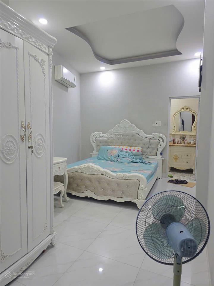 Chủ gửi bán nhà 4 tầng, ô tô vào tới cửa, ngay trung tâm quận 11  chỉ 6,5 tỷ