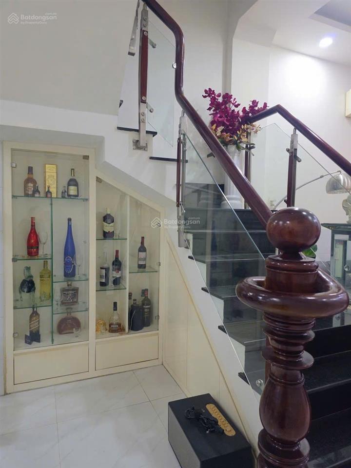 Chủ gửi bán nhà 4 tầng, ô tô vào tới cửa, ngay trung tâm quận 11  chỉ 6,5 tỷ