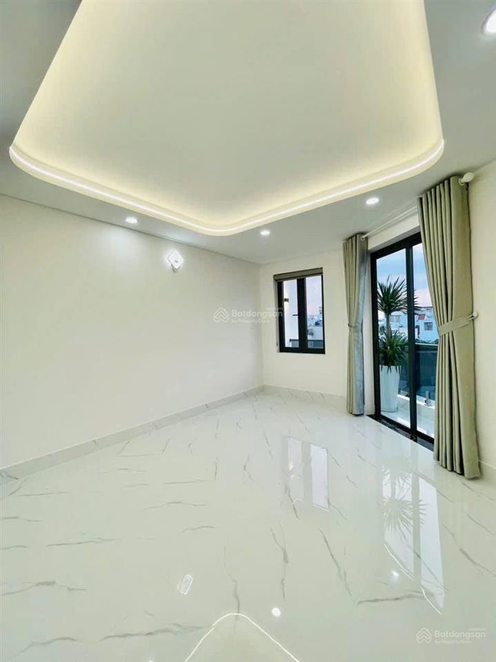 Cần thu hồi vốn, bán nhanh căn góc 2 mặt tiền 5 tầng mới tinh, hẻm 8m lê văn quới  8,6 tỷ