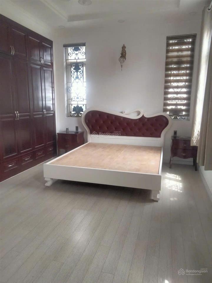 Chính chủ về quê, cần bán lại biệt thự 4 tầng  mặt tiền yên thế, tân bình