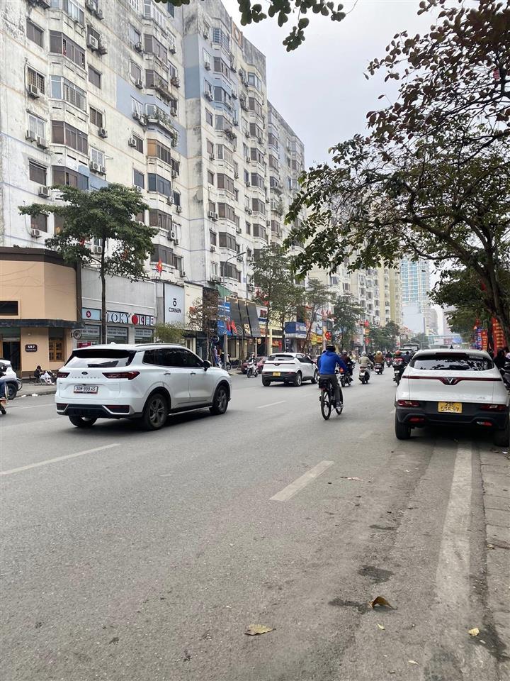 Gấp gấp gia đình cần bán nhà nguyễn ngọc nại dt 65m đường ô tô ngõ thông hơn 18 tỷ