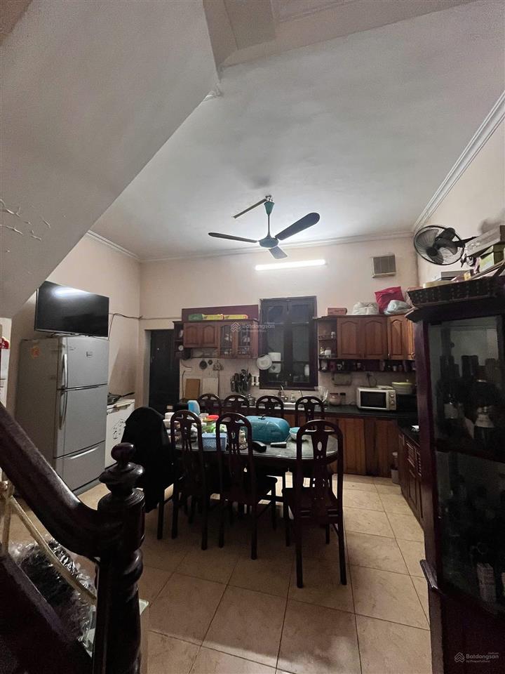 Lô góc, 3 oto tránh vỉa hè hoàng văn thái. 45,2m2  mặt tiền 5,8m  4 tầng. phân lô 0984 039 ***