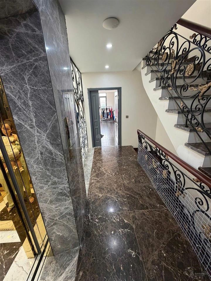 Bán gấp phân lô vip bùi huy bích  hoàng mai  dt 90m2x7 tầng thang máy mt 4,8m ô tô  0984 039 ***