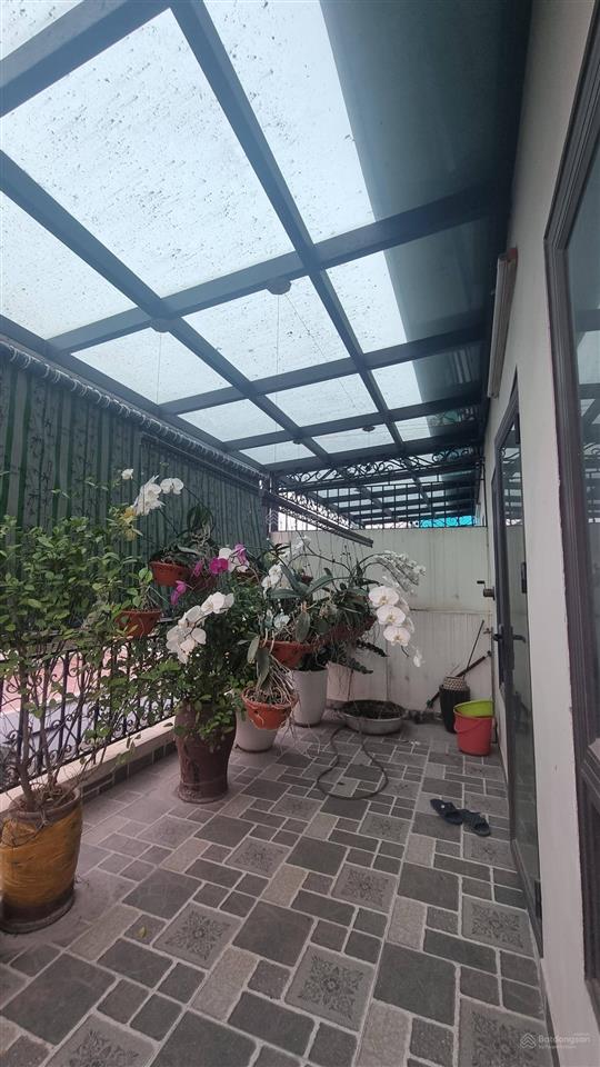 Em săn được căn ô tô vào nhà đống đa vừa đẹp vừa sang pk 20đ dt42m x 7t thang máy mt 5m sổ vuông