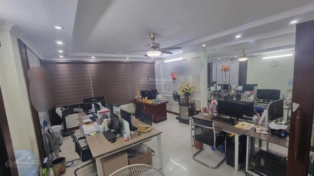 Em săn được căn ô tô vào nhà đống đa vừa đẹp vừa sang pk 20đ dt42m x 7t thang máy mt 5m sổ vuông