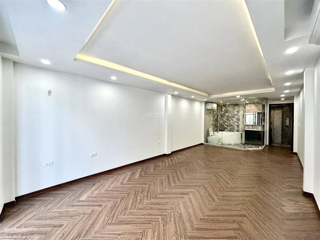Hiếm ô tô ngủ trong nhà gần hồ trương định  dt 65m2 mt 5m ô tô tránh vỉa hè ở kinh doanh đỉnh