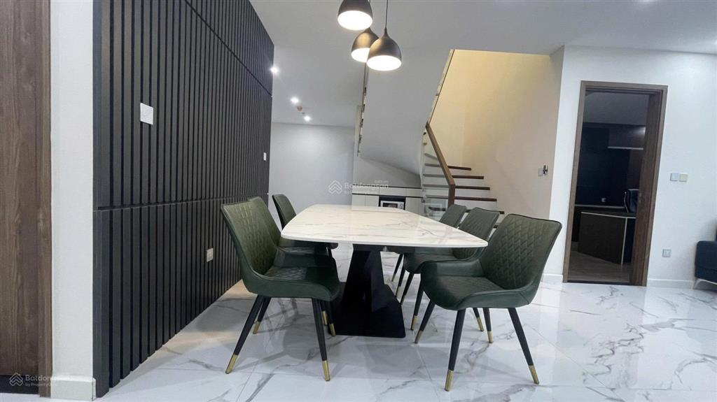 Chính chủ cần bán duplex sunshine city 160m2 view sân golf đông nam siêu đẹp ạ